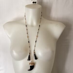 1810 NWT REDWOOD 30" Gold Chain with Black Tassels Black Horn Pendant w/earrings